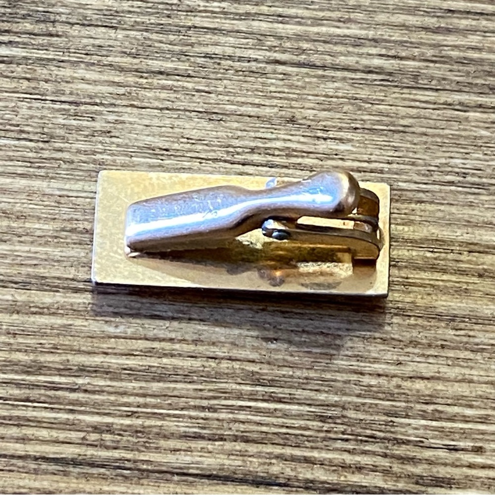 Vintage Krementz gold tone men’s / unisex tie clip with golf clubs - Picture 3 of 3